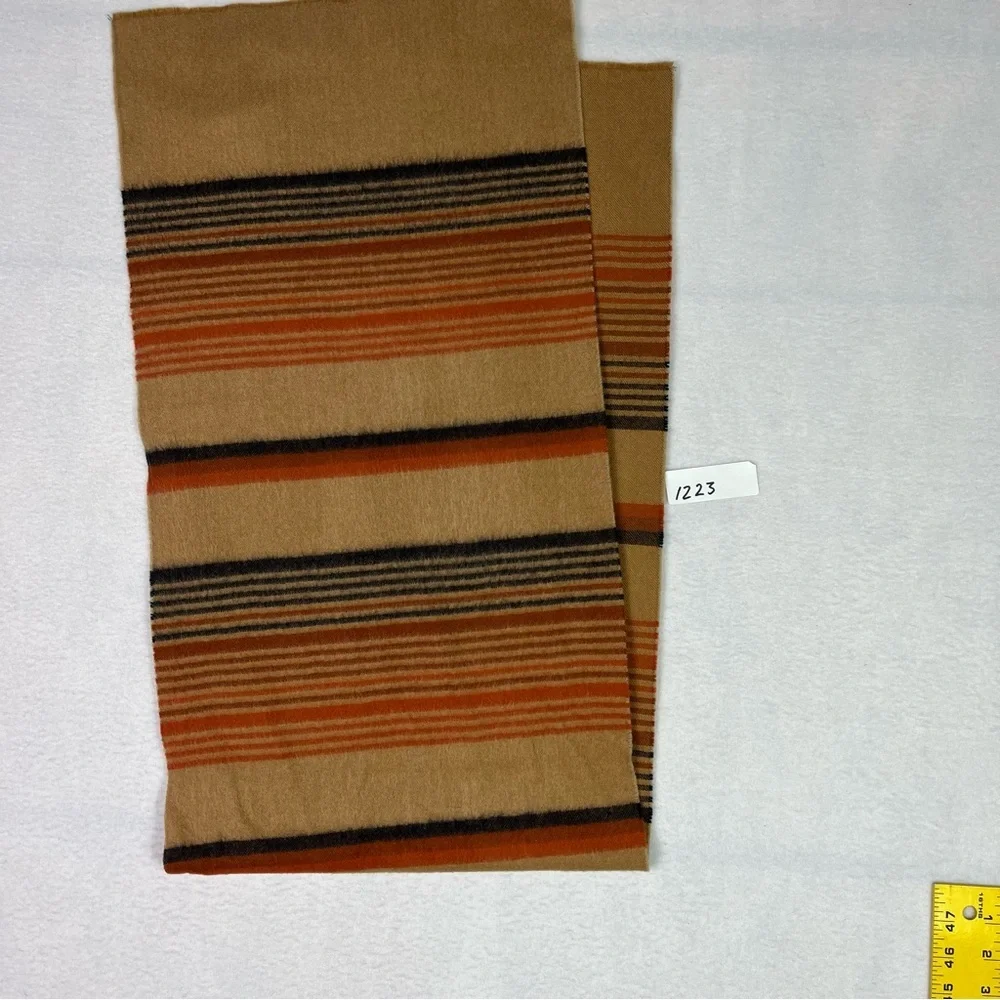 Vintage 100% wool strip scraf